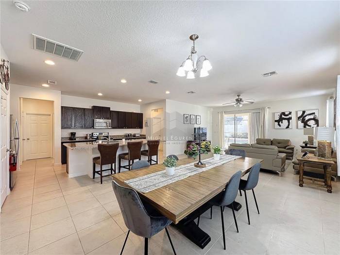 Casa em Condomínio Sofisticado - 352 m², foto
