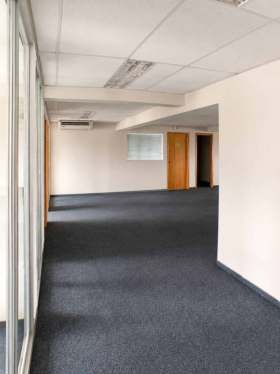 Sala Comercial no Empresarial Thomas Edison - com 150m² - na Ilha do Leite, foto